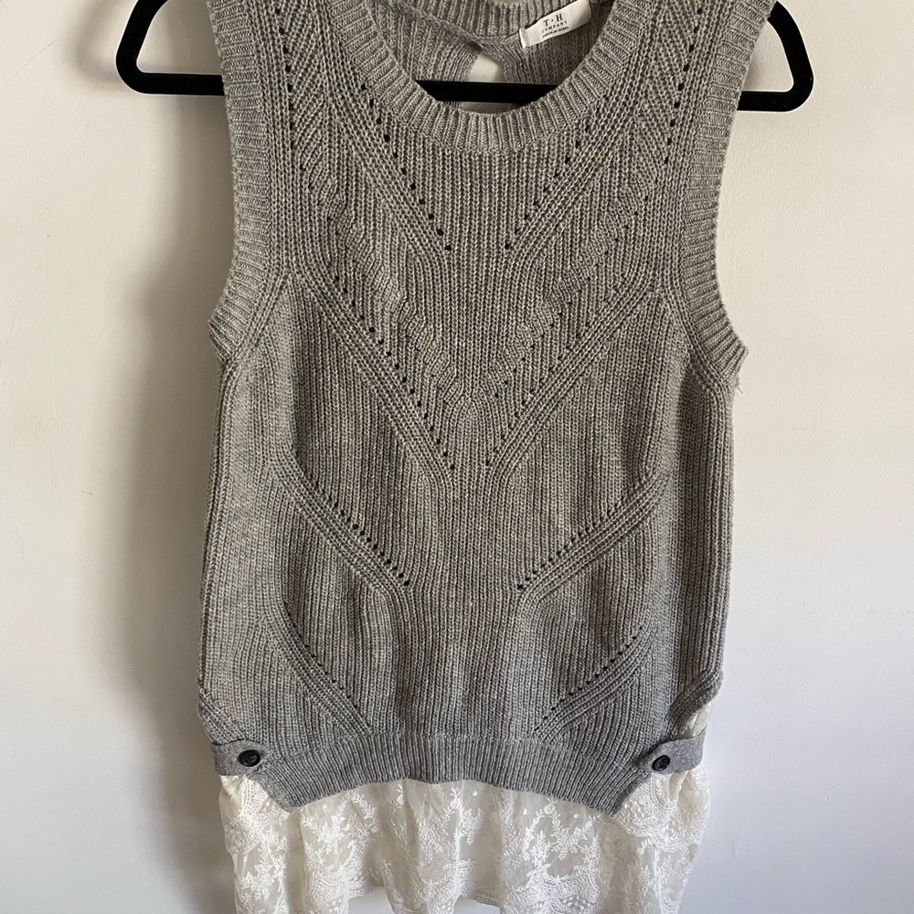 Gray Knit Sleeveless Top with Lace Hem